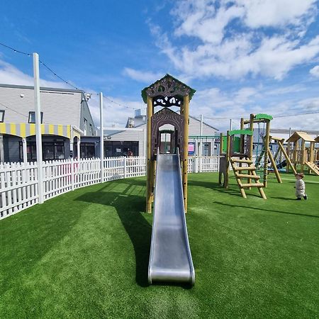 Berrow A22 Unity Beach Holiday Resort Unity Brean Sleeps 8 People 3 Bedrooms 1 Pet Stays Free מראה חיצוני תמונה