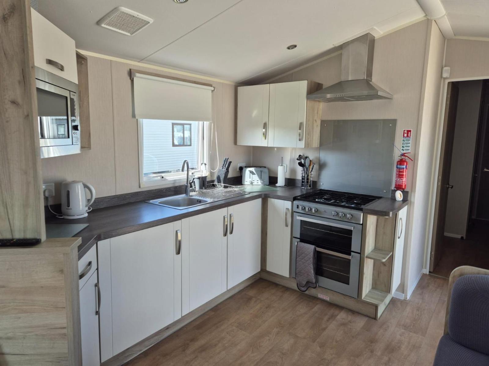 Berrow A22 Unity Beach Holiday Resort Unity Brean Sleeps 8 People 3 Bedrooms 1 Pet Stays Free מראה חיצוני תמונה